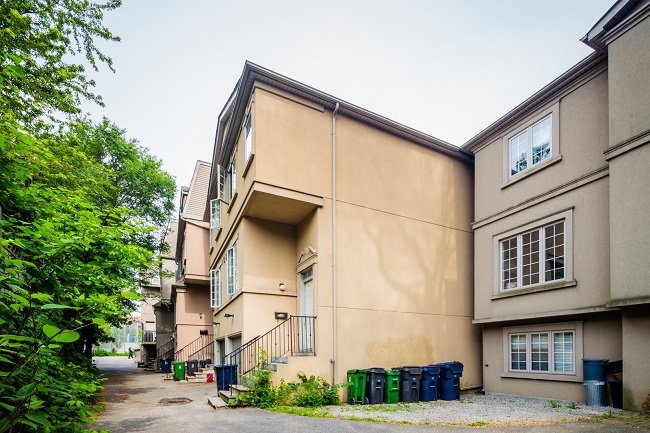 2545A Dundas St W