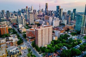 How to rent a condo or an apartment in Toronto?